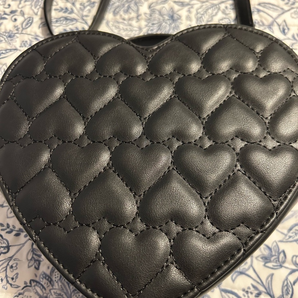 Black Quilted Heart-Shaped Crossbody Bag NWOT - Picture 2 of 6